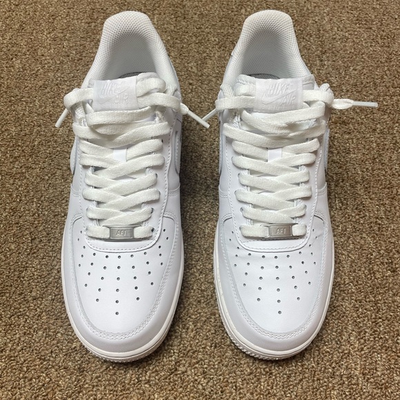 Nike Air Force 1 Like New - Picture 2 of 7